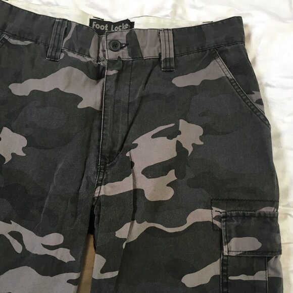 Foot Locker Mens Camo Cargo Shorts Size 34 Pockets Cotton Zipper Gray Camouflage - Picture 5 of 14